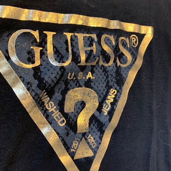 GUESS🔻 Gold & Snake Print Foil Logo Baggy Tee - Picture 4 of 6